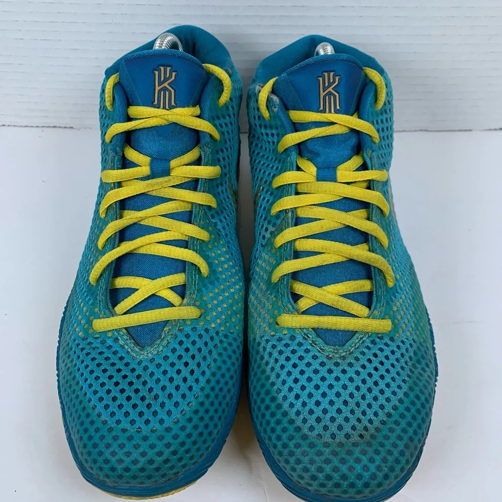 Nike Youth Kyrie 1 Australia Basketball Shoes Size 7Y Blue 717219-494 (S385)